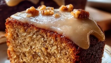 Moist Old-Fashioned Applesauce Cake