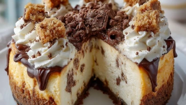 Easy Cannoli Cheesecake