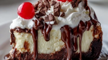 Hot Fudge Sundae Brownie Cheesecake