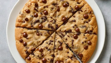 Giant Chocolate Chip Cookie