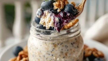 Blueberry Overnight Oats With Yogurt